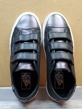 Vans Unisex  Black and Silver Leather Velcro Shoes Size M 6/W 7.5